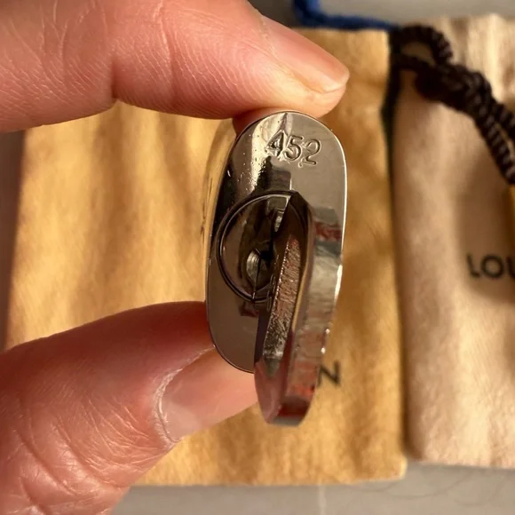 Louis Vuitton Silver Padlock - Picture 7 of 13